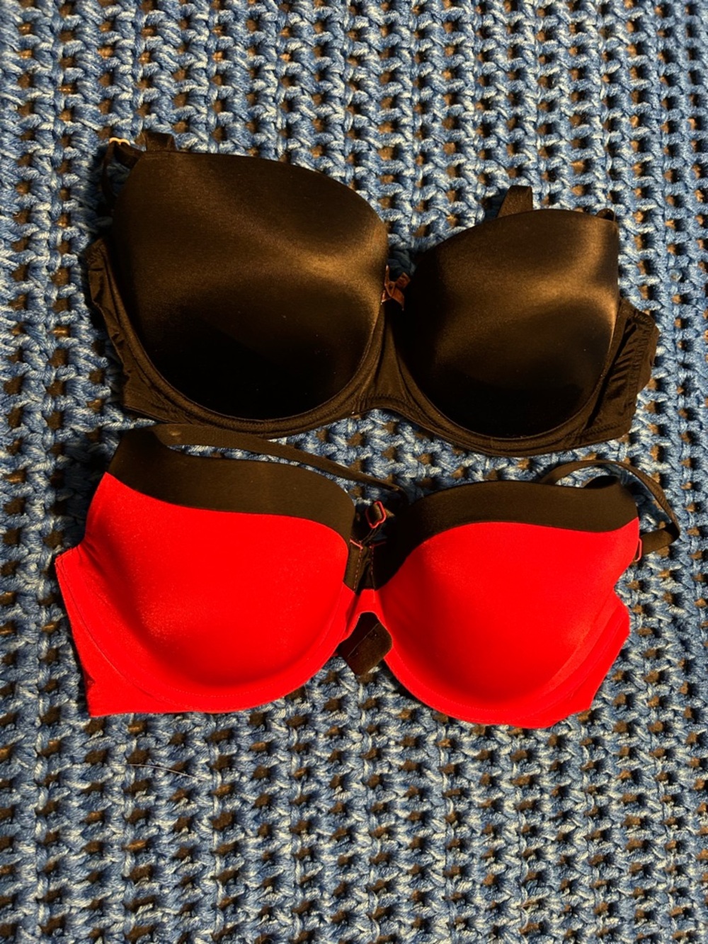 Victoria's Secret Black and Red Smooth T-Shirt Bras